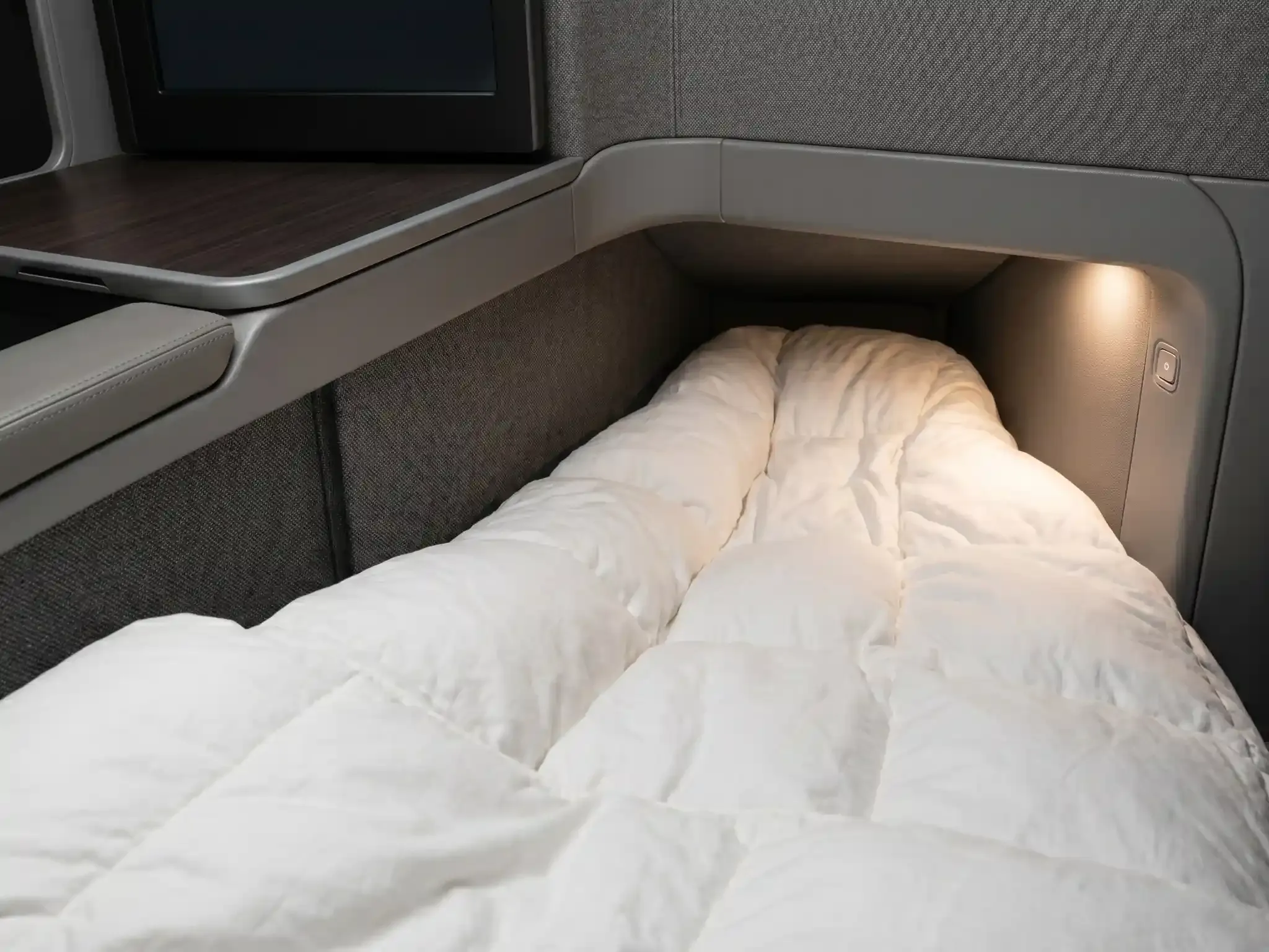how to choose the right business class for milan flight